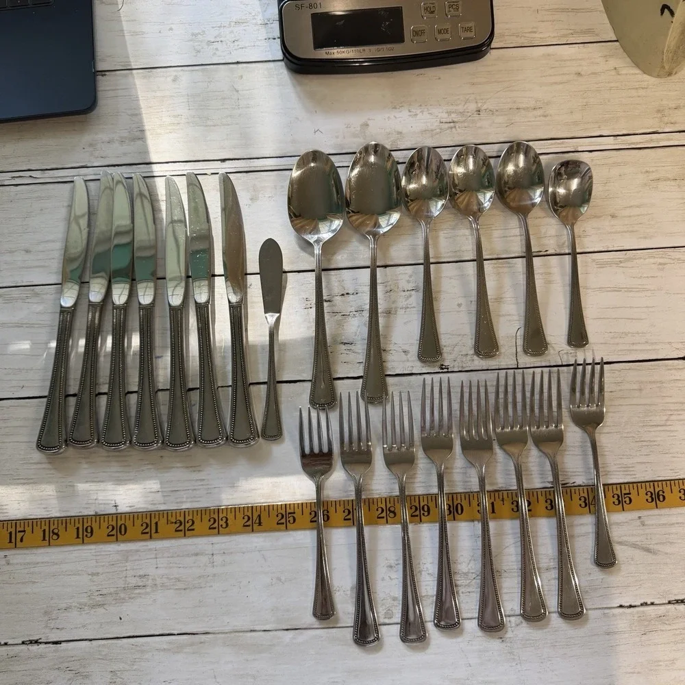 Oneida Rogers 1881 Stainless Needlepoint Beaded Artistry Flatware Set Lot of 22